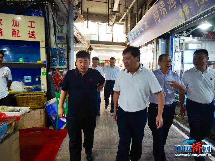 海南省侨联主席梁谋连续深入基层开展走访调研和慰问活动