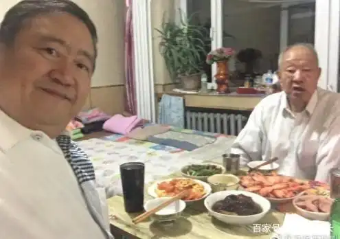 “春晚笑脸哥”今年拿到门票却没被央视镜头捕捉，他亲自道出原因