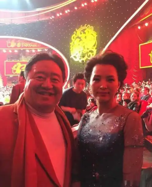 春晚最牛“钉子户”，笑坐春晚观众席19年，网友：怎么年年都有他