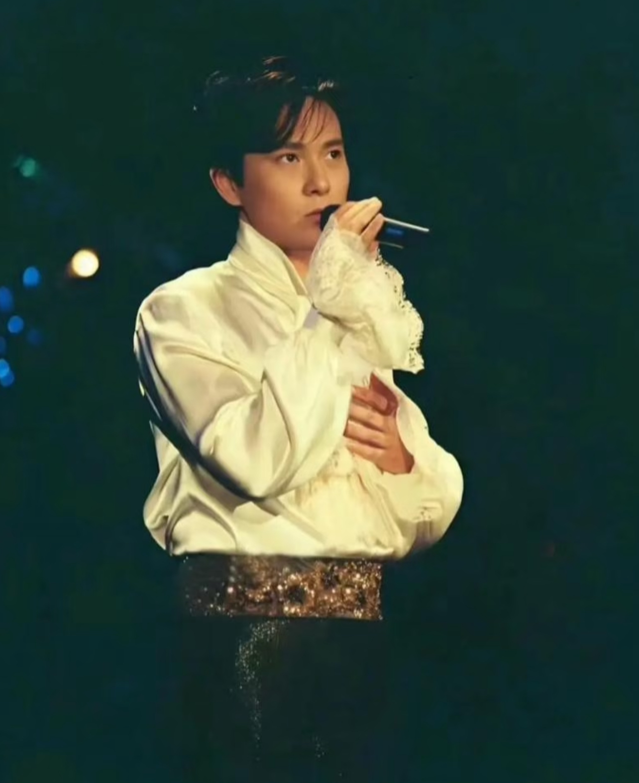 被十八线嘉宾嘲过气，"情歌王子"张信哲，透露57岁至今不娶的原因