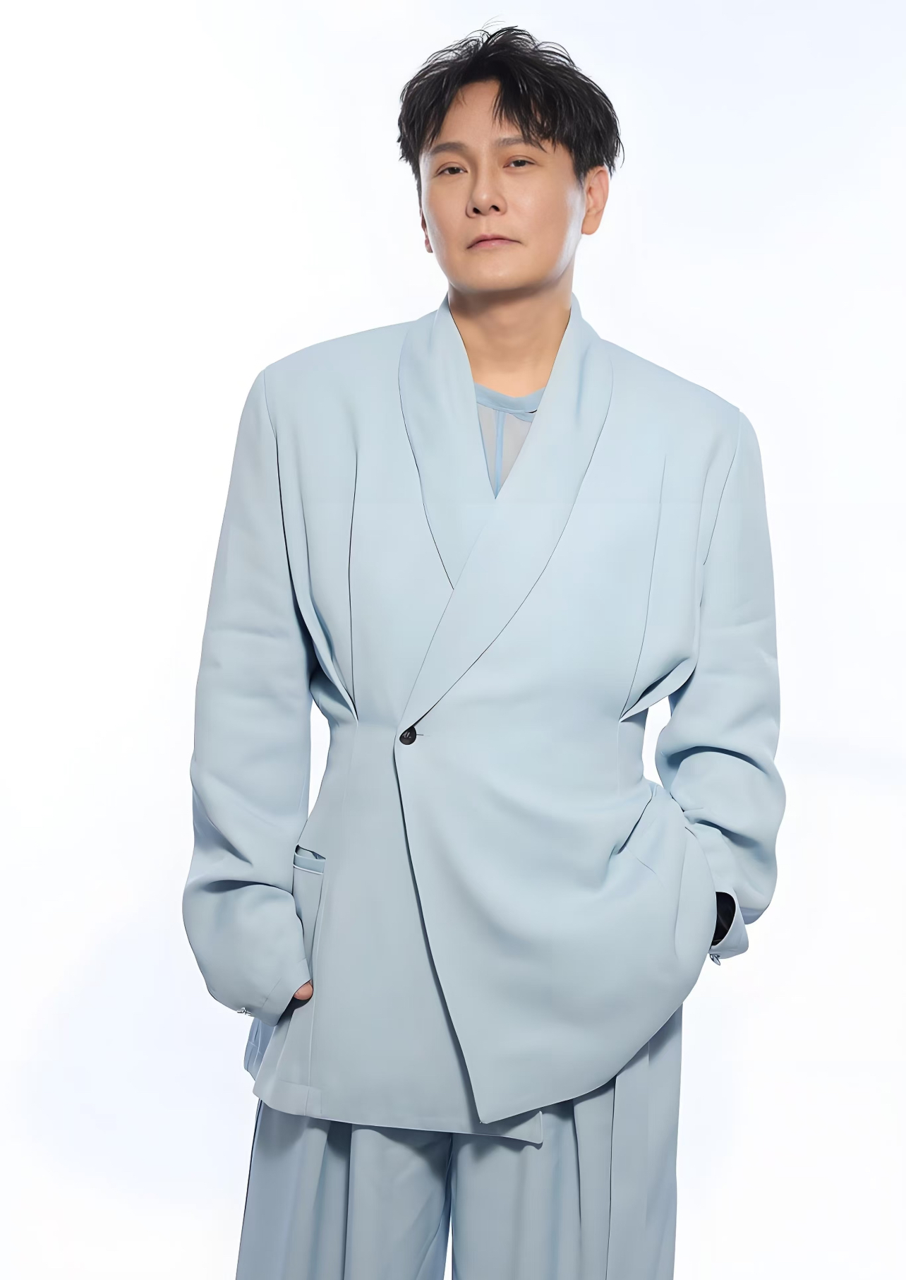 被十八线嘉宾嘲过气，"情歌王子"张信哲，透露57岁至今不娶的原因