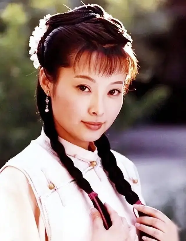 袁立与他同居12年,将美好的年华给了他,他却选择和张怡宁结婚