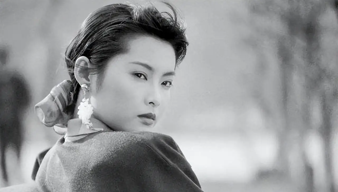 袁立与他同居12年,将美好的年华给了他,他却选择和张怡宁结婚