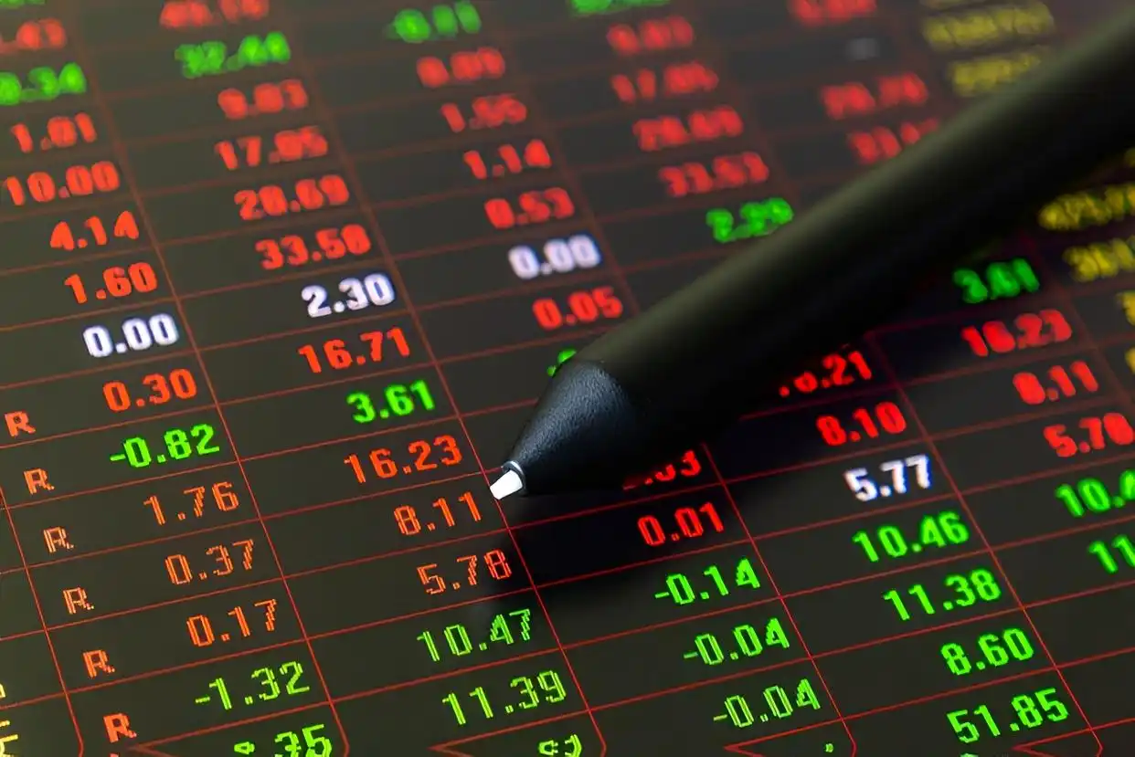 主力操盘全揭秘：从建仓到出货，三线扭转教你一眼看穿！