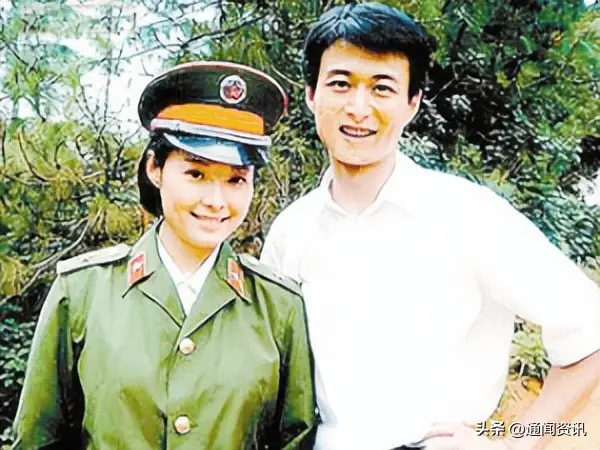 袁立的悲哀：与富豪同居12年不结婚，今3婚嫁诗人50岁无儿无女