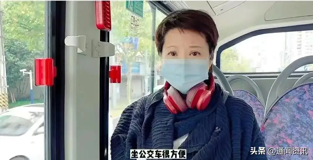 袁立的悲哀：与富豪同居12年不结婚，今3婚嫁诗人50岁无儿无女