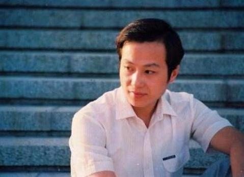 新闻联播最敬业主持人，25年无差错，死后万人送葬