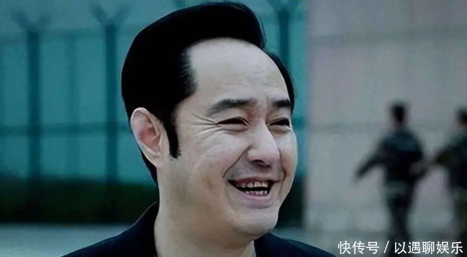 冯雷被误认单身十年,婚纱照曝光引热议,低调婚姻藏秘密