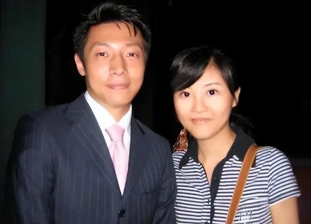 和撒贝宁同居四年，却转身投入富豪怀抱，没想到如今竟沦落至此