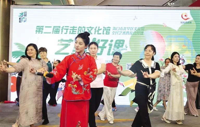 李艺昇涨粉十万却回秦腔戏台,这种专业回哺真能救秦腔吗?