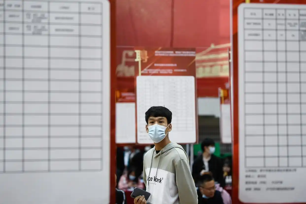 青海:校园招聘会助力毕业生就业