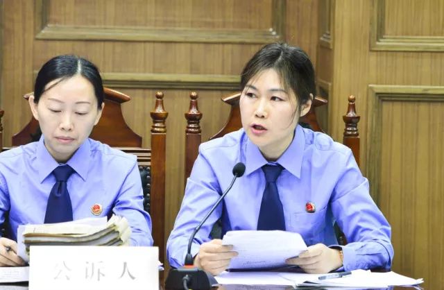 「重磅」时隔22年前的特大抢劫杀人案昨开庭审理 公检法“三长”同庭