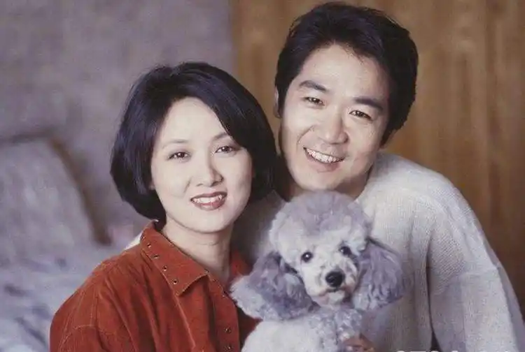 起底张国立和前妻罗秀春的那些年，那些事儿！