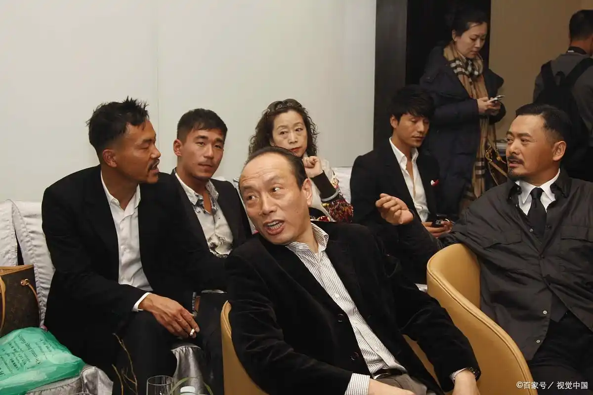 起底张国立和前妻罗秀春的那些年，那些事儿！
