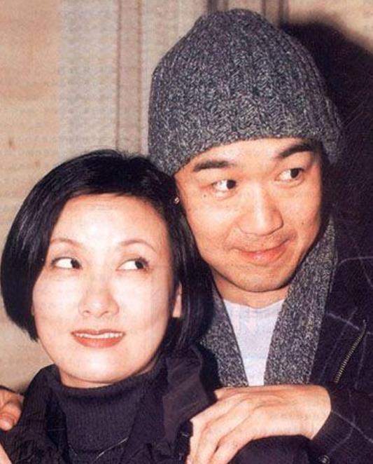 她是张国立前妻，单身后单身31年，亲生儿子是她一生的痛