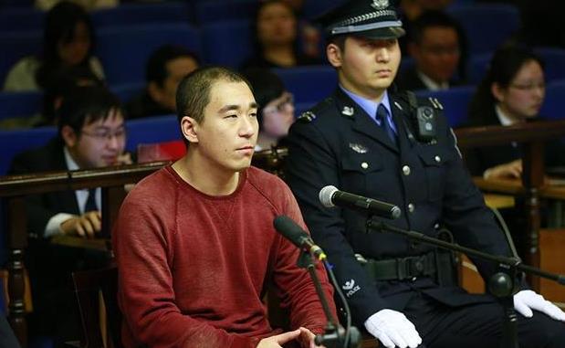 她是张国立前妻，单身后单身31年，亲生儿子是她一生的痛