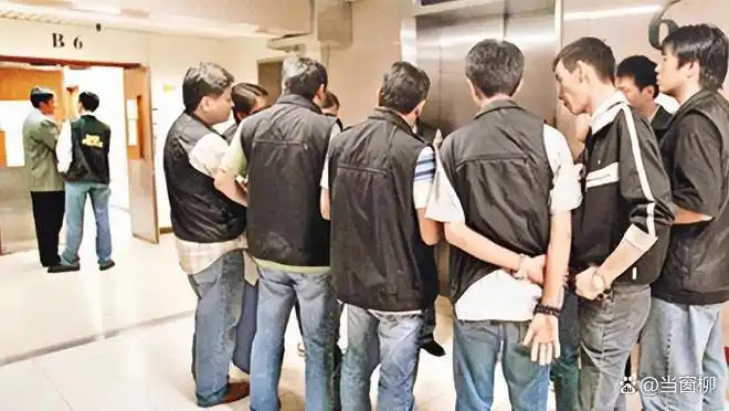 纪实：香港黑老大李泰龙当街被砍杀，知情人：怪他不该惹那个人