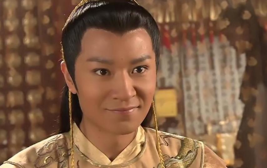 49岁李宗翰近况：坚持不婚不育，如今与母亲相依为命到处旅游