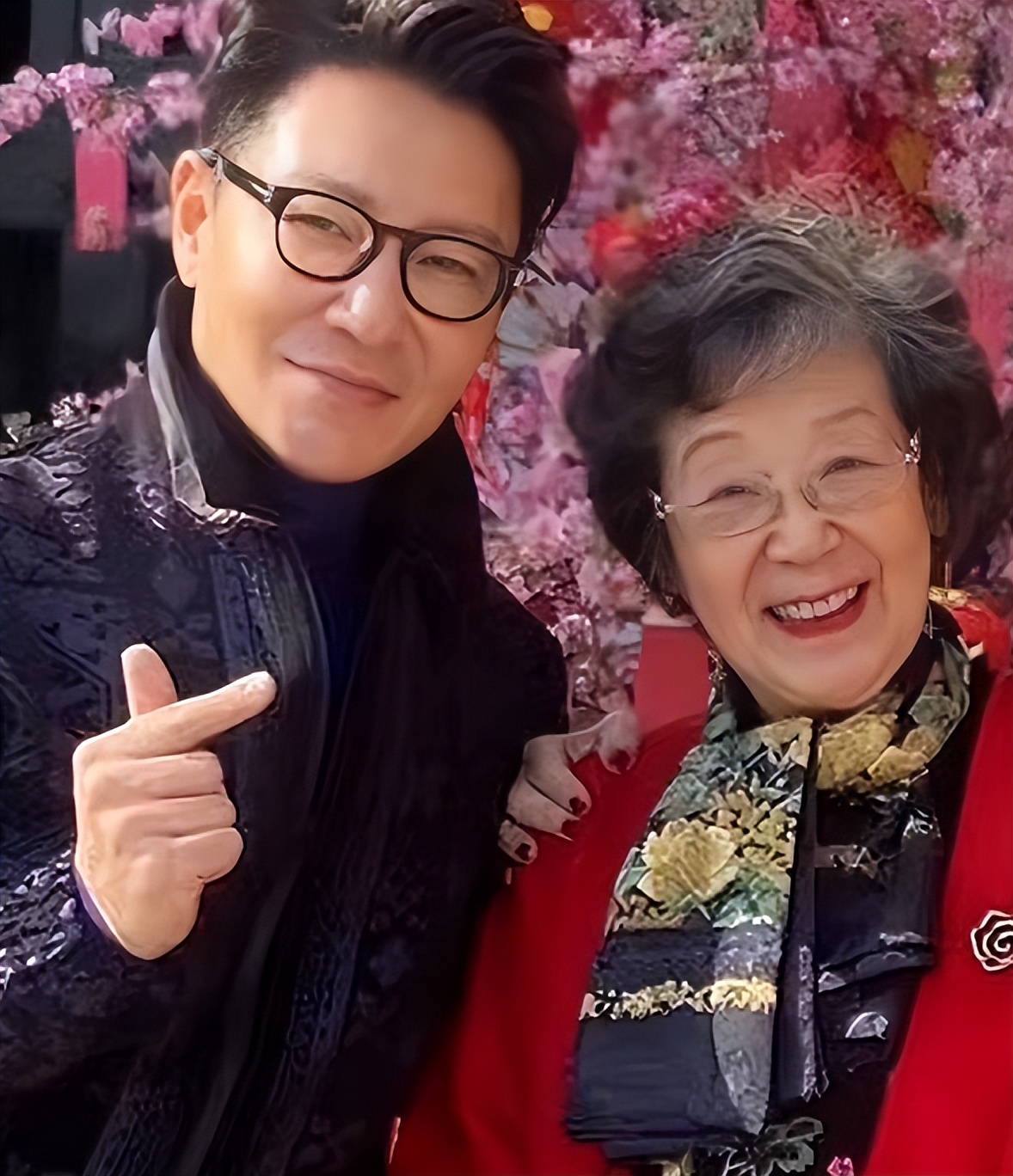 好男人李宗翰，49岁未婚未育，坚决不送母亲进养老院与其相依为命