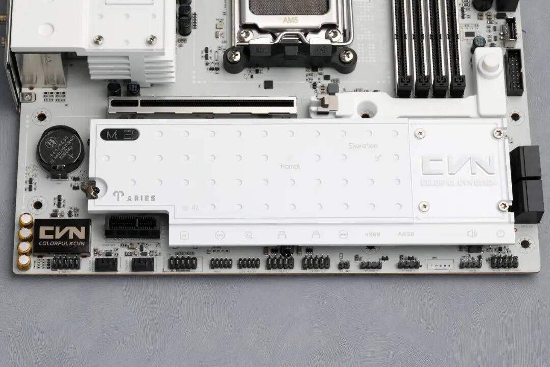 1199元获得17相供电、80A MOS与DDR5 8400内存：七彩虹B850M ARK方舟主板测试