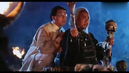 碰瓷党遇上女司机,别以为不敢撞你,男子当场被活活撞飞!