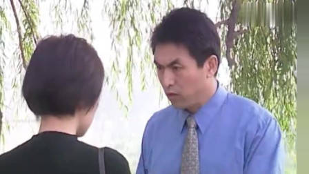 碰瓷党遇上女司机,别以为不敢撞你,男子当场被活活撞飞!