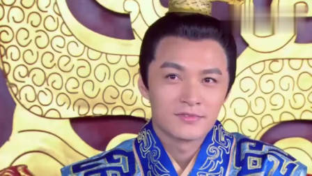 碰瓷党遇上女司机,别以为不敢撞你,男子当场被活活撞飞!