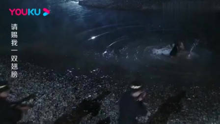 碰瓷党遇上女司机,别以为不敢撞你,男子当场被活活撞飞!