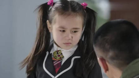 碰瓷党遇上女司机,别以为不敢撞你,男子当场被活活撞飞!