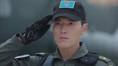 碰瓷党遇上女司机,别以为不敢撞你,男子当场被活活撞飞!