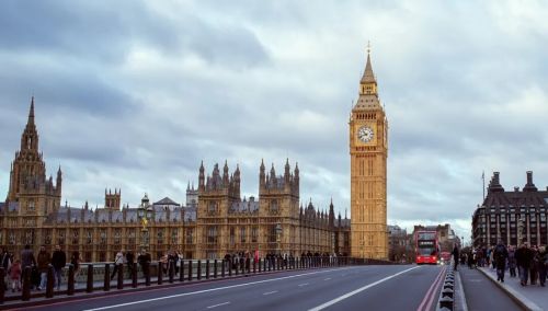 脱欧十年的英国，考虑重返欧盟？崔洪建：未来十年可能性非常低