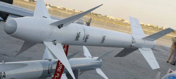 枭龙首次实战:巴基斯坦击落伊朗无人机