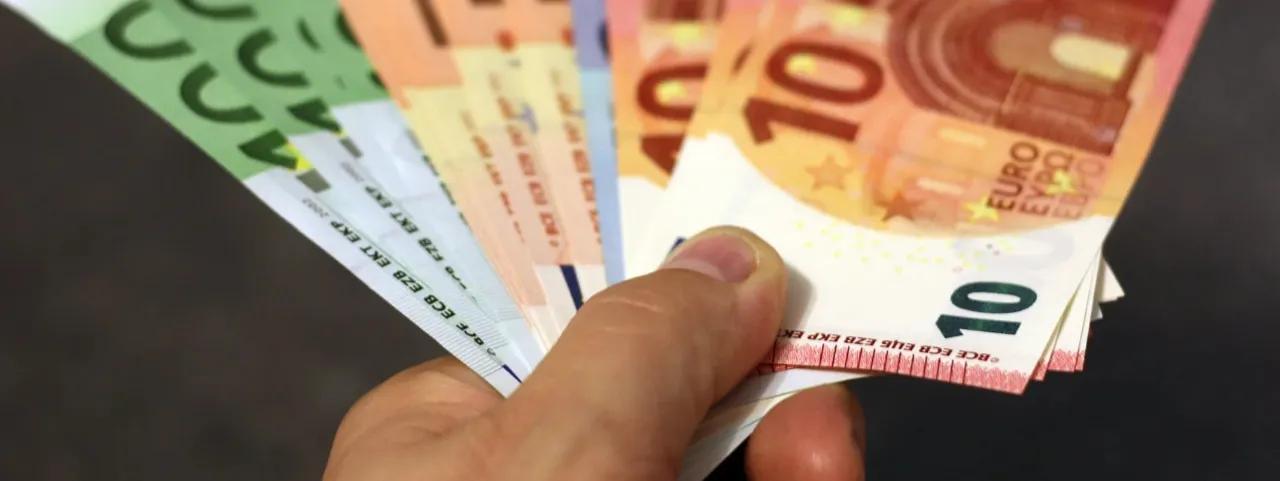 刷刷手机就能日赚数百?那不是副业,而是割韭菜!