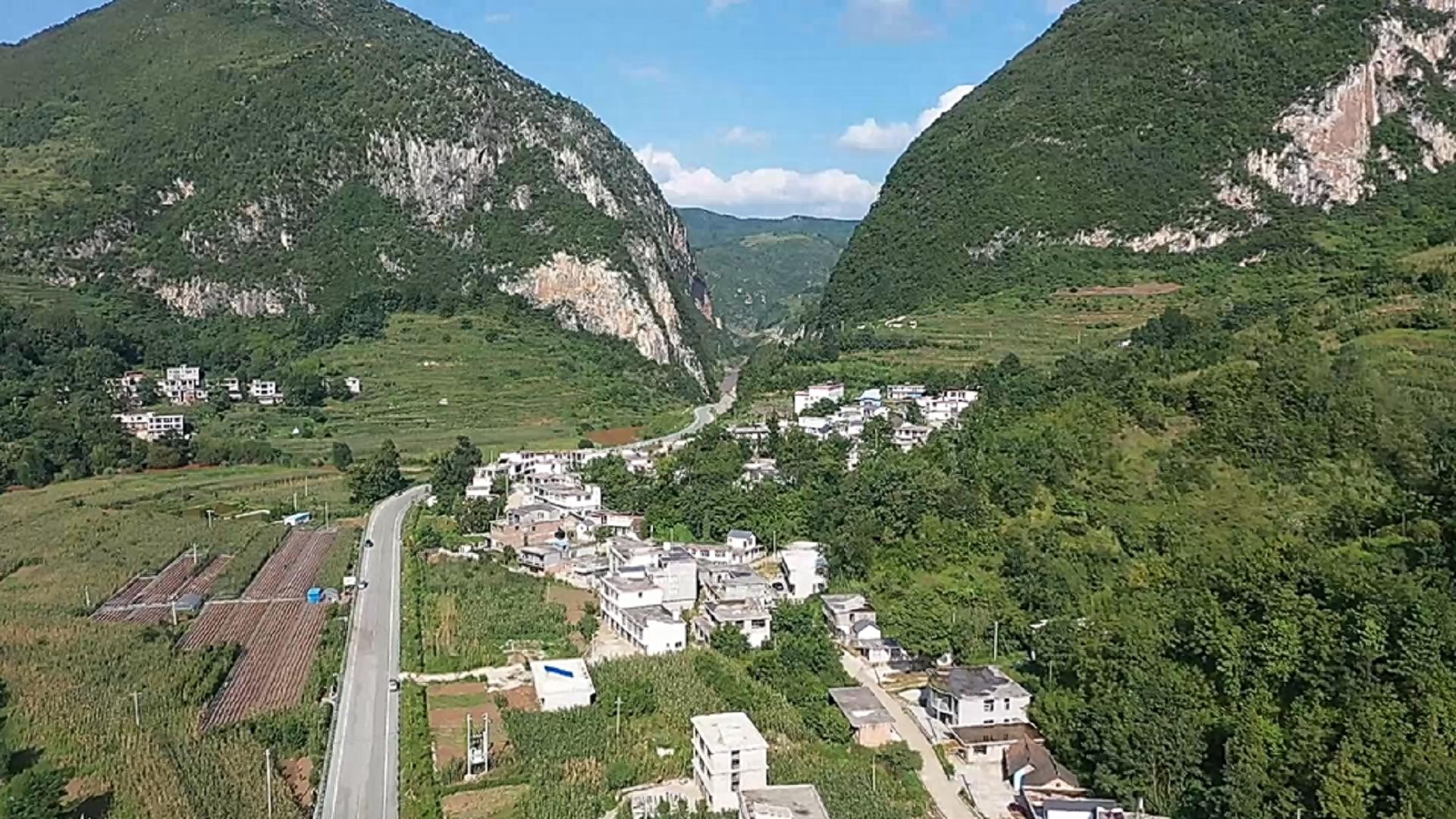 美丽家园·美丽庭院｜2022模范乡村示范点——六盘水市海螺村，交通铺就小康路