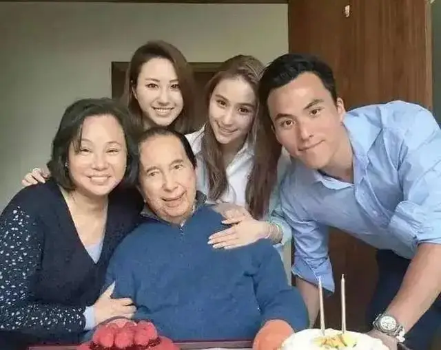 何鸿燊：娶4个老婆，生17个孩子，他的一生比豪门小说还精彩