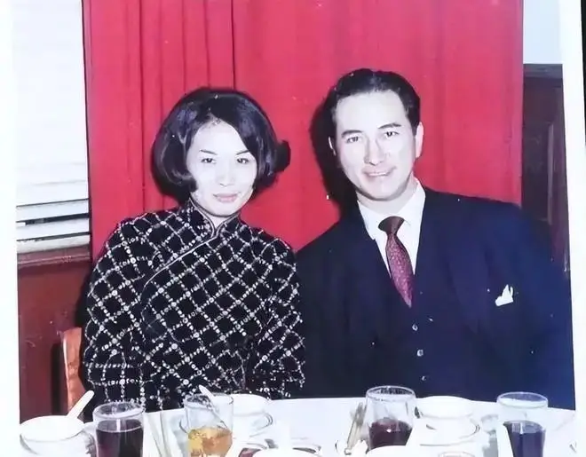 何鸿燊：娶4个老婆，生17个孩子，他的一生比豪门小说还精彩