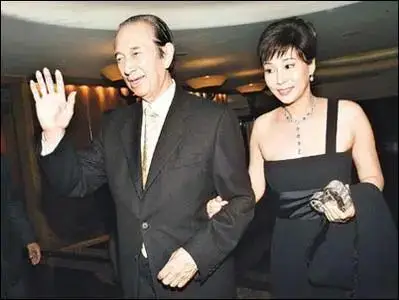 何鸿燊：娶4个老婆，生17个孩子，他的一生比豪门小说还精彩