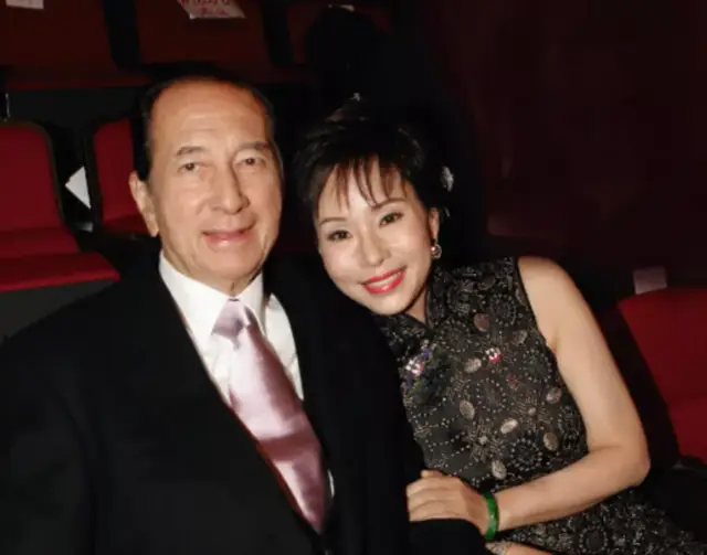 何鸿燊：娶4个老婆，生17个孩子，他的一生比豪门小说还精彩