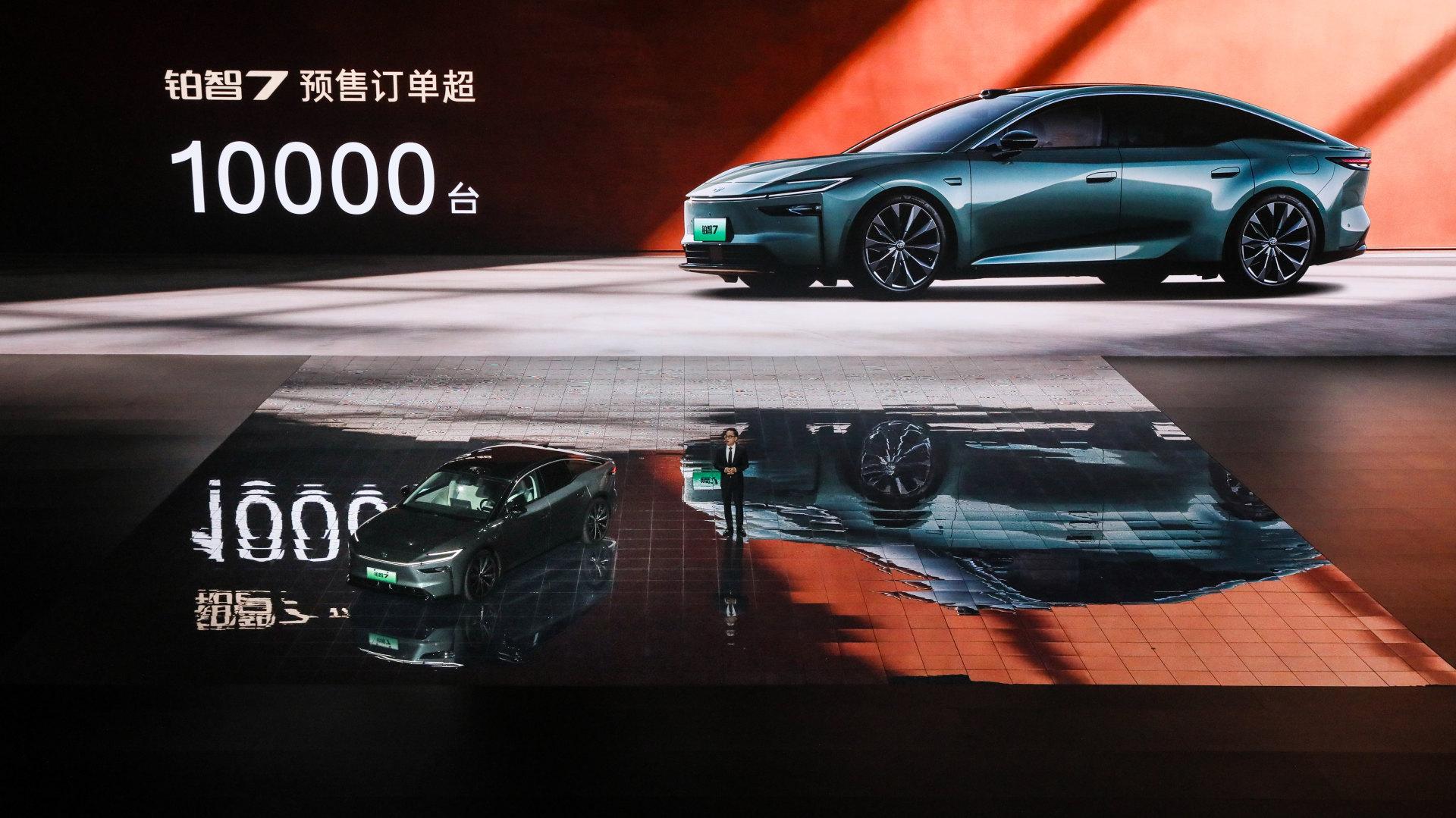 丰田铂智7上市14.78万起 鸿蒙座舱+双腔空悬下放